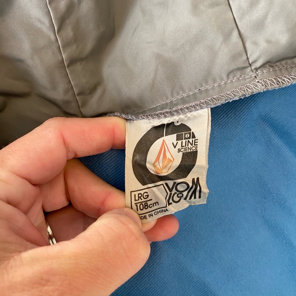 Volcom Gray Windbreaker Jacket with Blue Accents - Picture 4 of 6